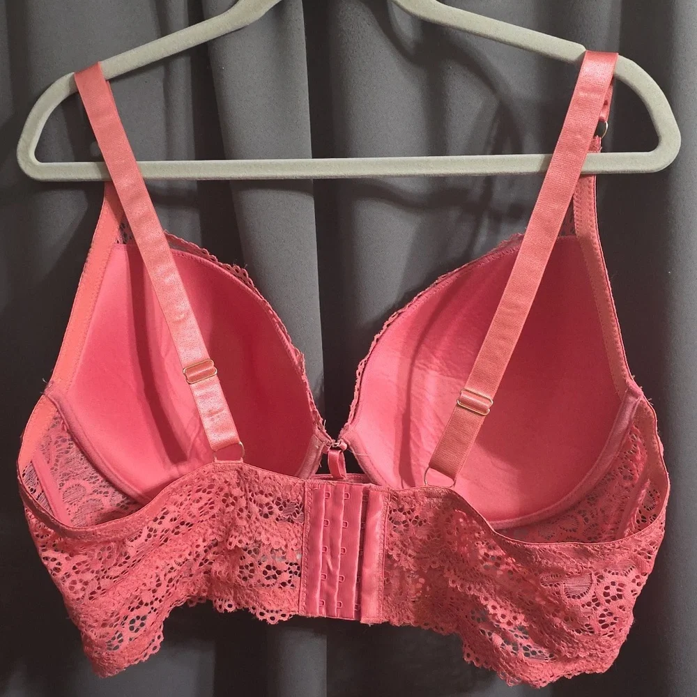 Kiss & Tell Intimates Women's Bra Coral Lacy Underwire‎ Padded Sz 44D EUC